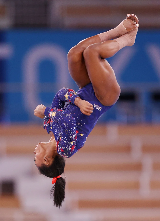 simone biles twisting